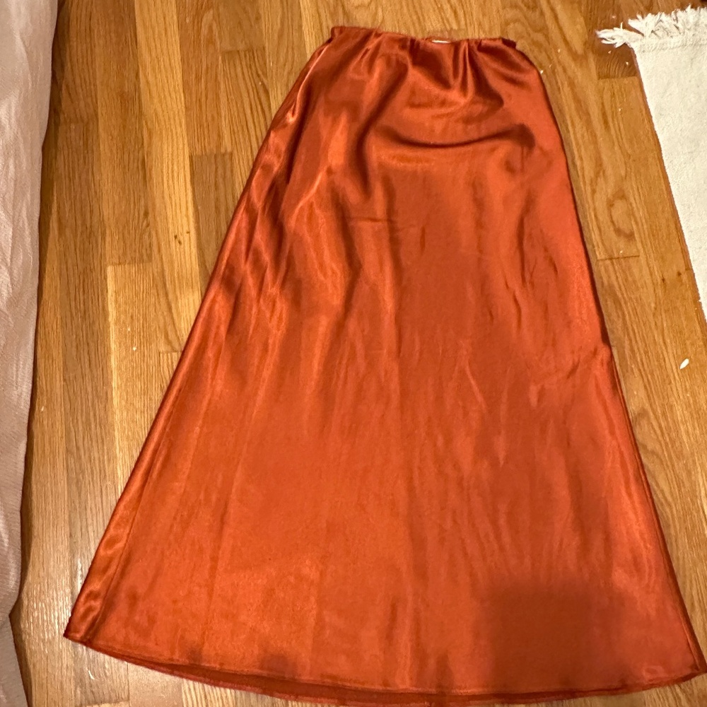 Orange satiny skirt 0 xs